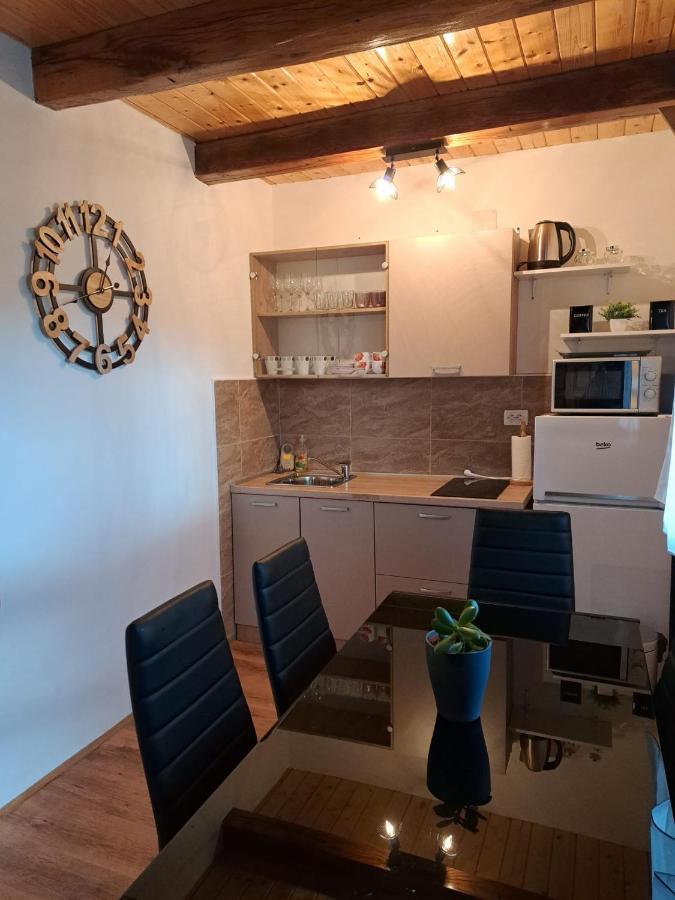 סלוניי Guest House Mihovil מראה חיצוני תמונה
