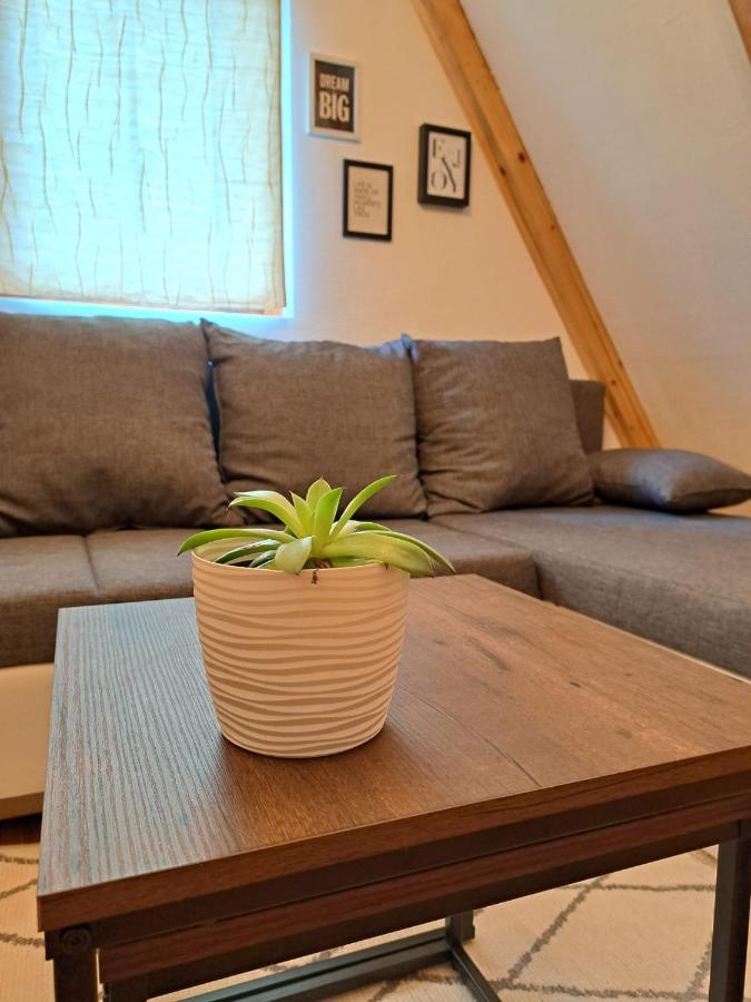 סלוניי Guest House Mihovil מראה חיצוני תמונה