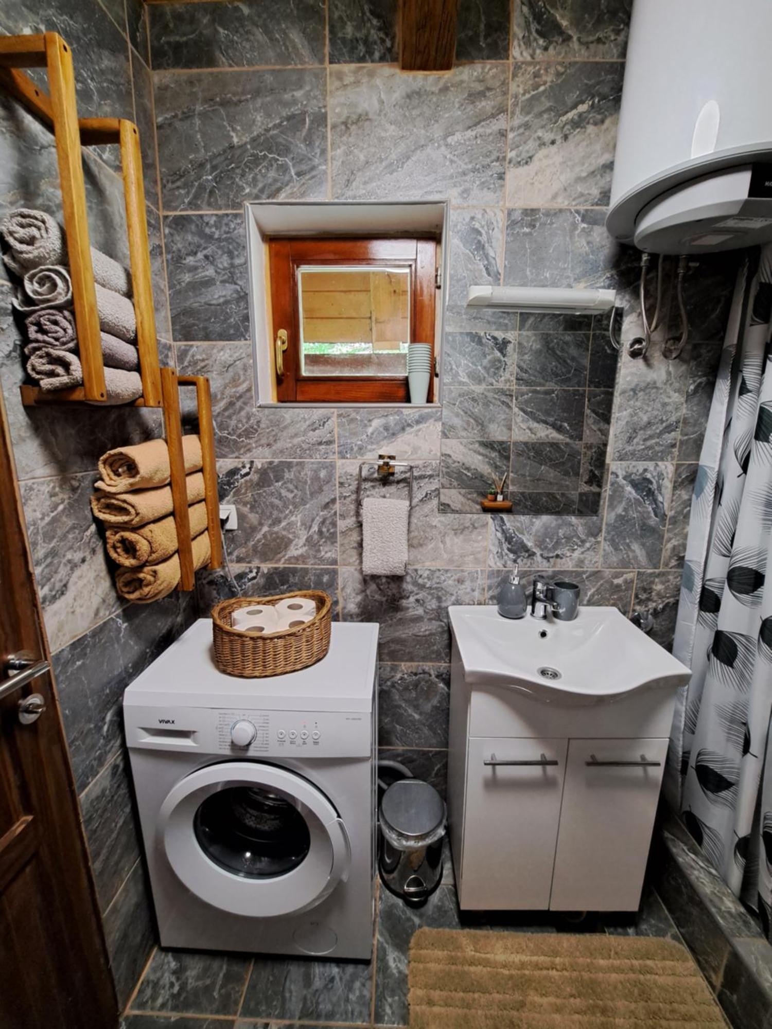 סלוניי Guest House Mihovil מראה חיצוני תמונה