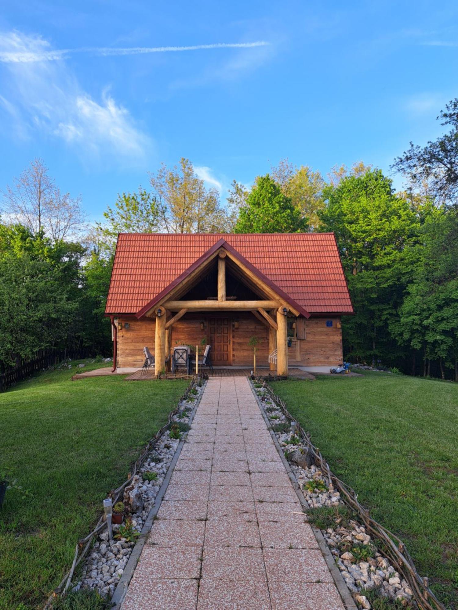 סלוניי Guest House Mihovil מראה חיצוני תמונה